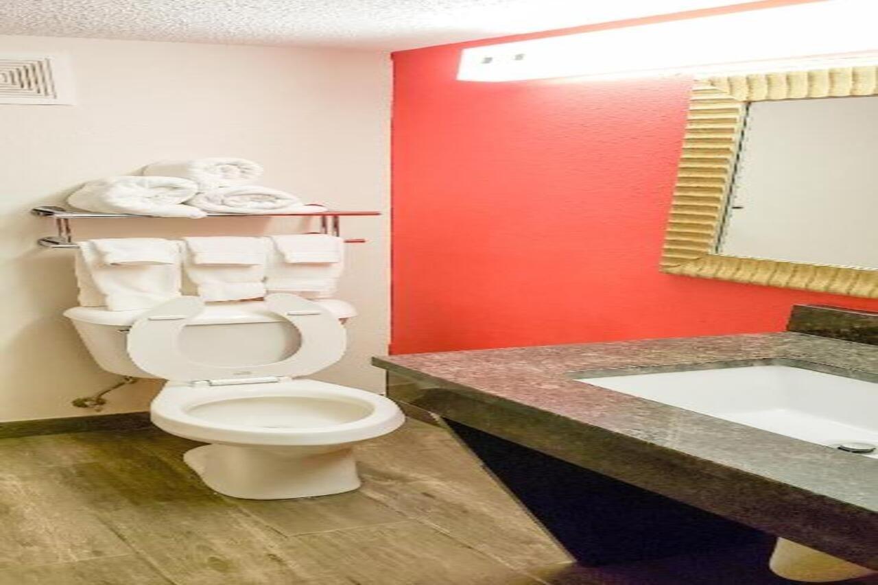 Baymont By Wyndham Ferndale/royal Oak 3* Ferndale