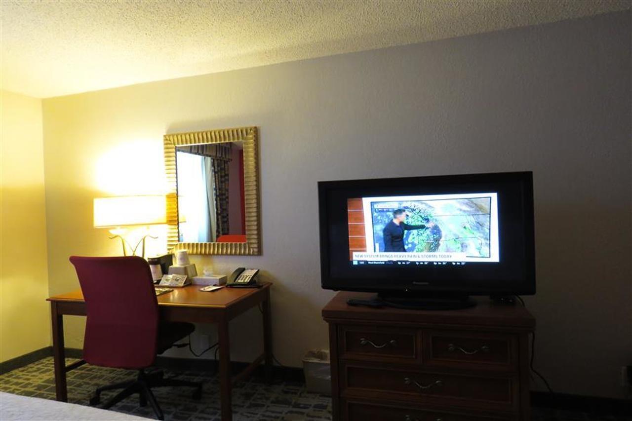 Baymont By Wyndham Ferndale/royal Oak 3*