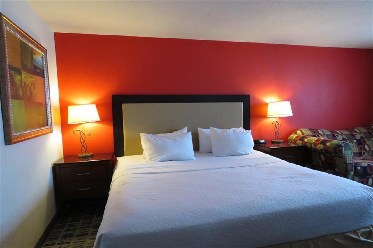 Baymont By Wyndham Ferndale/royal Oak 3* Ferndale