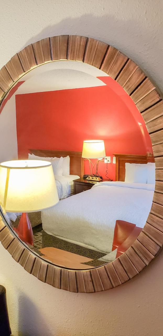 Hotel Baymont By Wyndham Ferndale/royal Oak 3*
